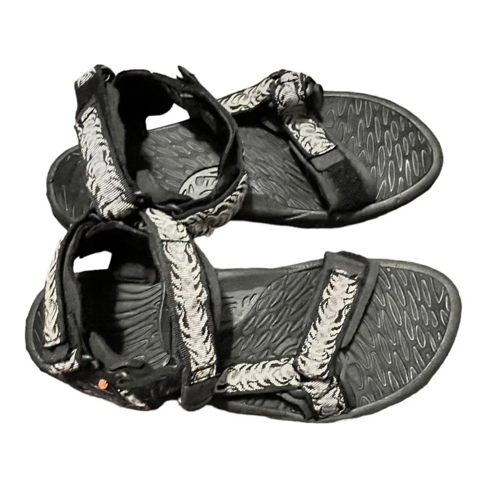 Teva Velcro‎ Sandals